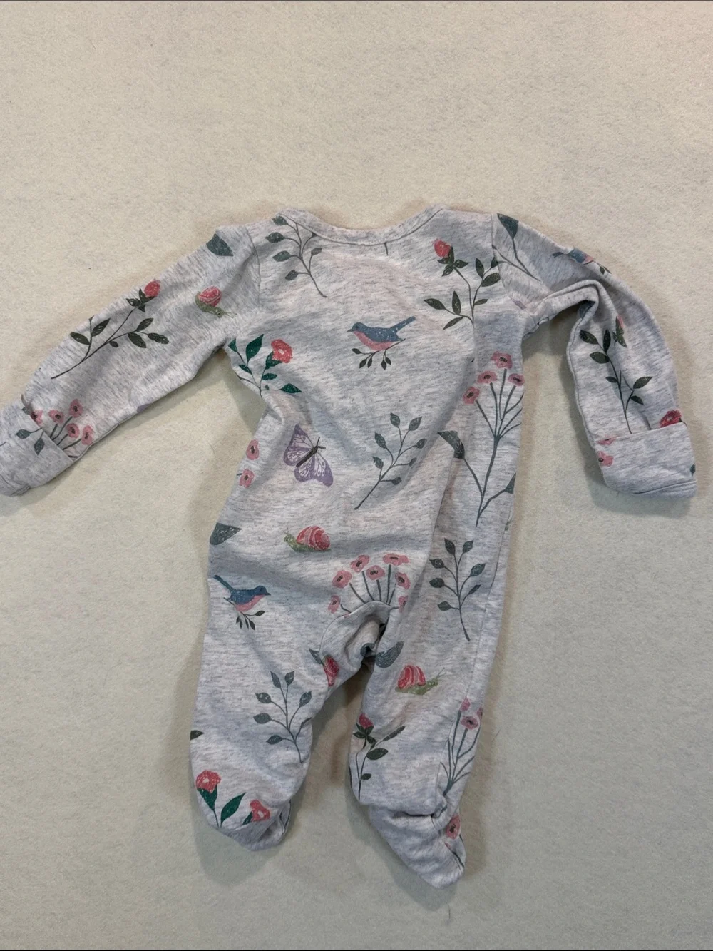 Lot of 4 0-3 mo Outfits Footies. EUC CONVERSE & ORGANIC. UU